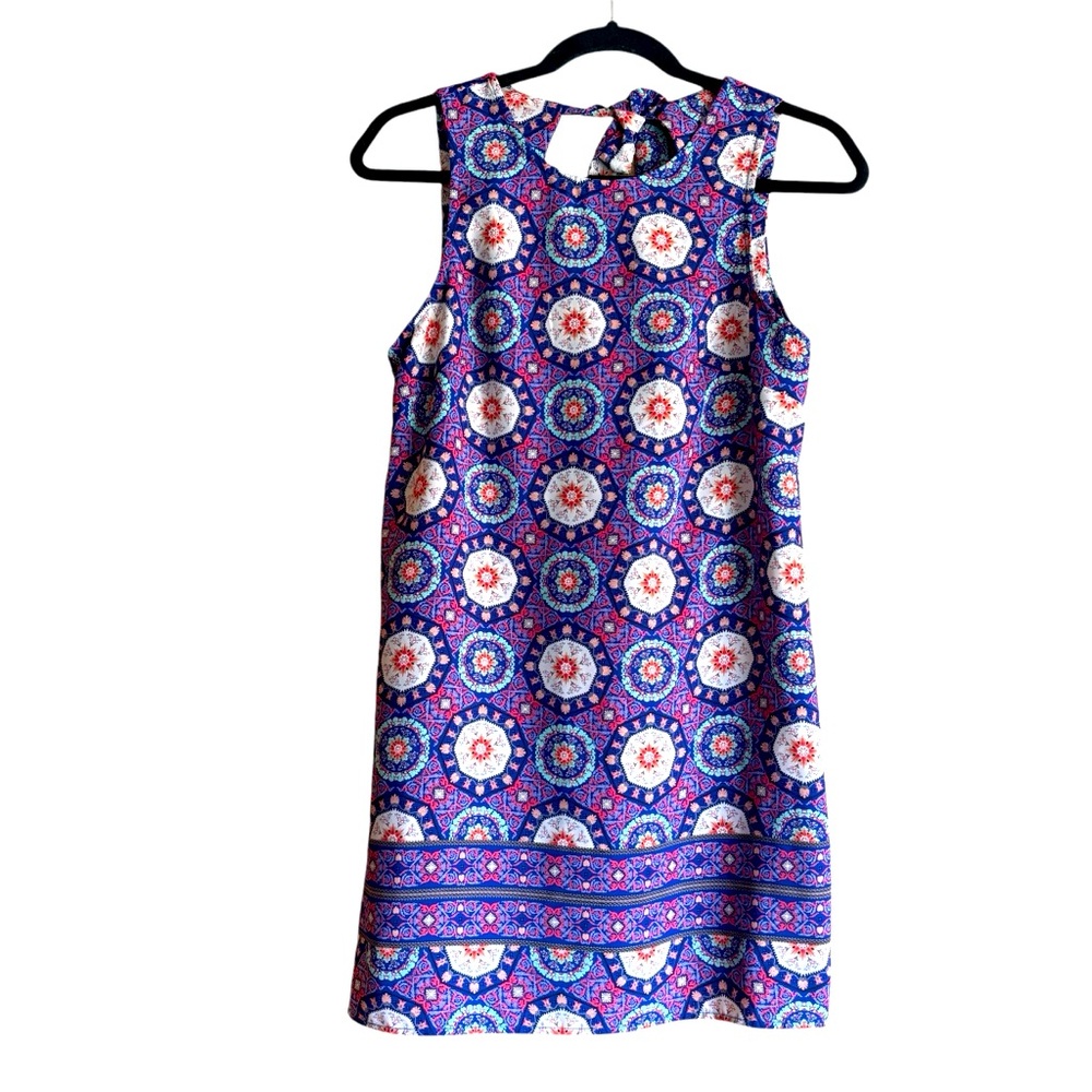 Soprano ~‎ Tie Neck Dress Tunic. Diamond back cut out. Size Small Multicolor